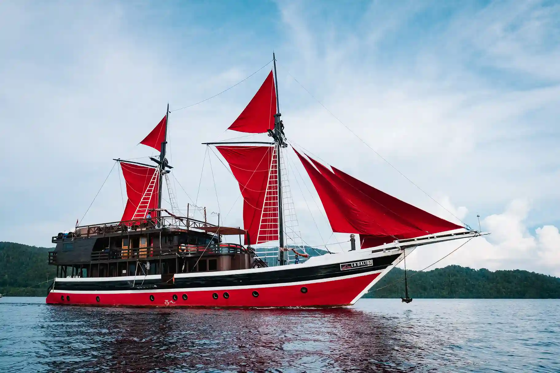 Raja Ampat boat charter