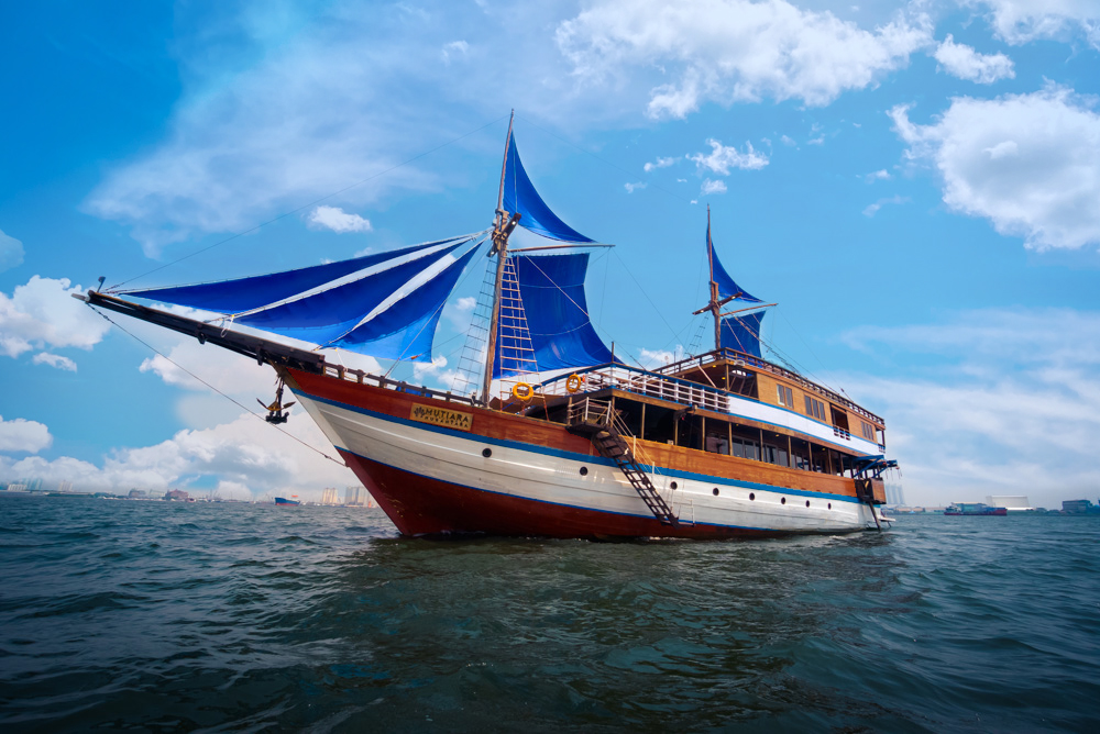 Mutiara Cruise - Komodo Luxury