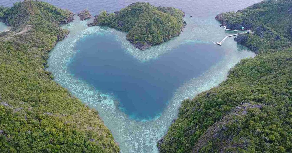 Love Lagoon Karawapop Misool, Raja Ampat - KomodoLuxury