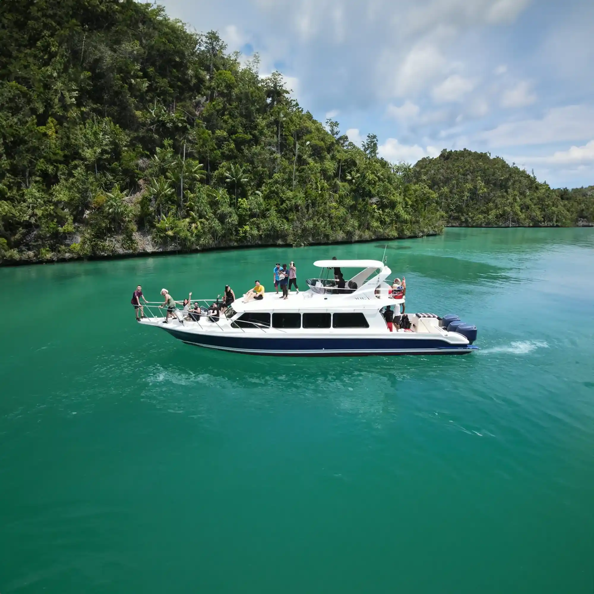 3 Days 2 Night | Raja Ampat Tour Packages | Raja Ampat Diving | Komodo Luxury