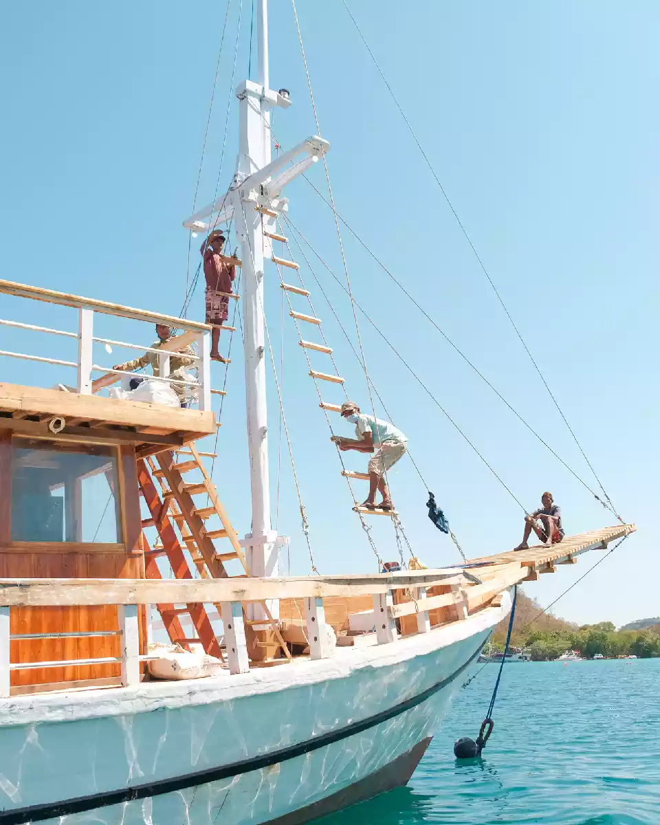 Boat Construction Komodo Luxury
