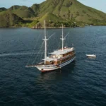 Catnazse Yacht Cruise Phinisi Charter by Komodo Luxury