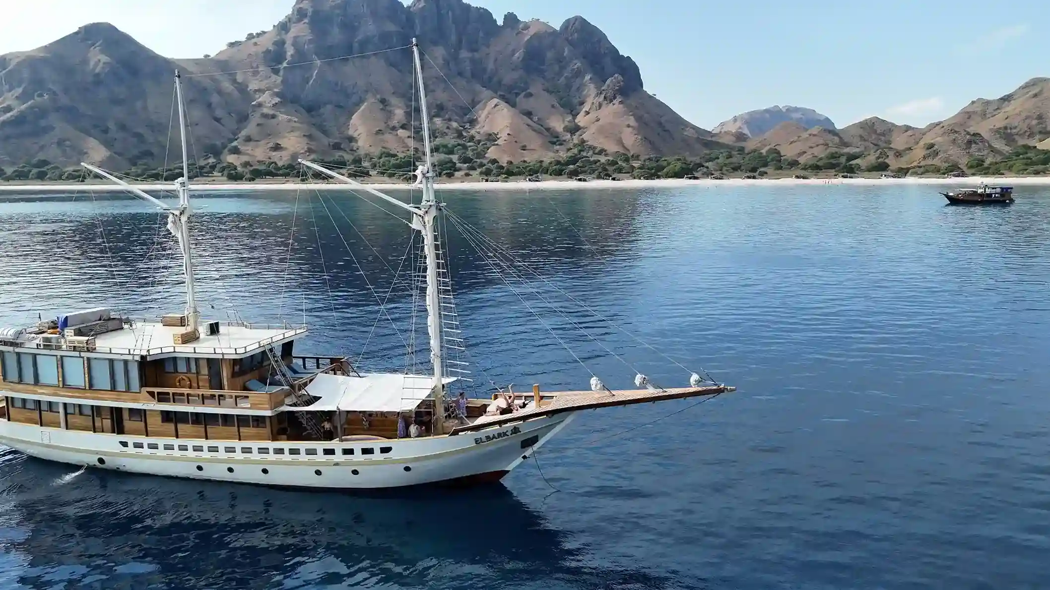 Elbark Cruise Phinisi Cruise | Komodo National Park | Komodo Luxury