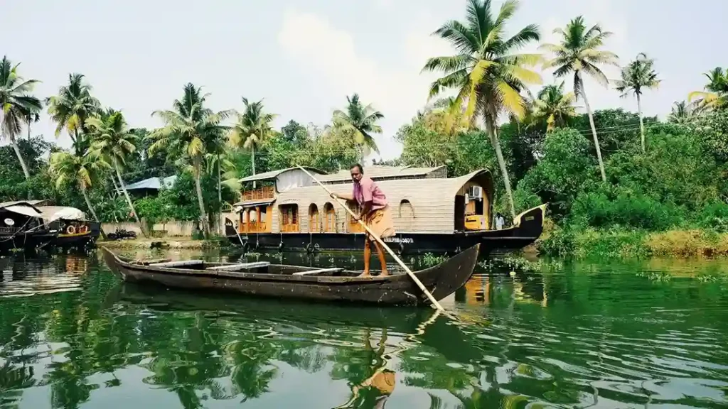 Kerala Backwaters in India - Komodo Luxury