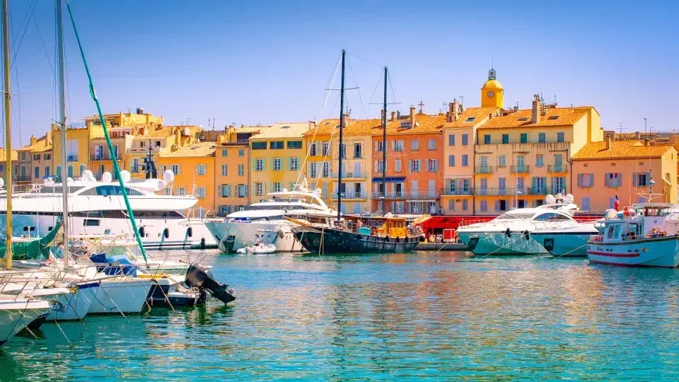 Luxury Travel in Saint-Tropez Beauty Yachts - source boatbookings