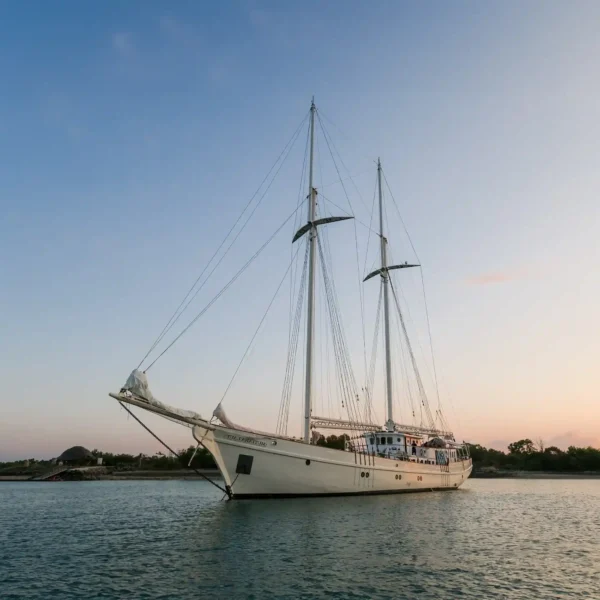 Mutiara Laut Yacht Cruise Phinisi Charter by Komodo Luxury