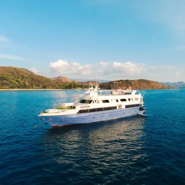Ocean Angel Yacht Cruise Phinisi Charter by Komodo Luxury