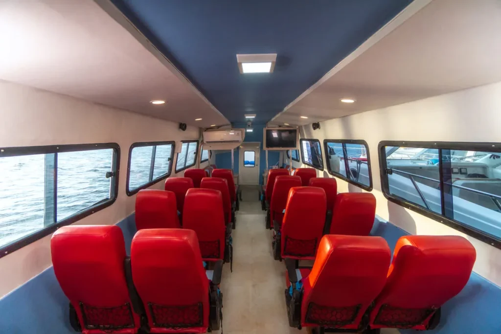 Passanger Seat in D1 Speedboat - Komodo Luxury
