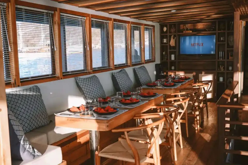Elbark Cruise Phinisi Indoor Dining Area - Komodo Luxury