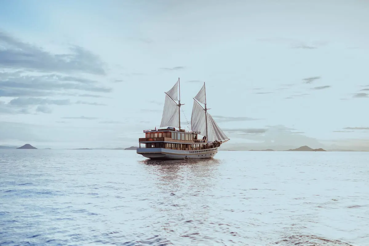 Elbark Cruise Phinisi Cruise | Komodo National Park | Komodo Luxury