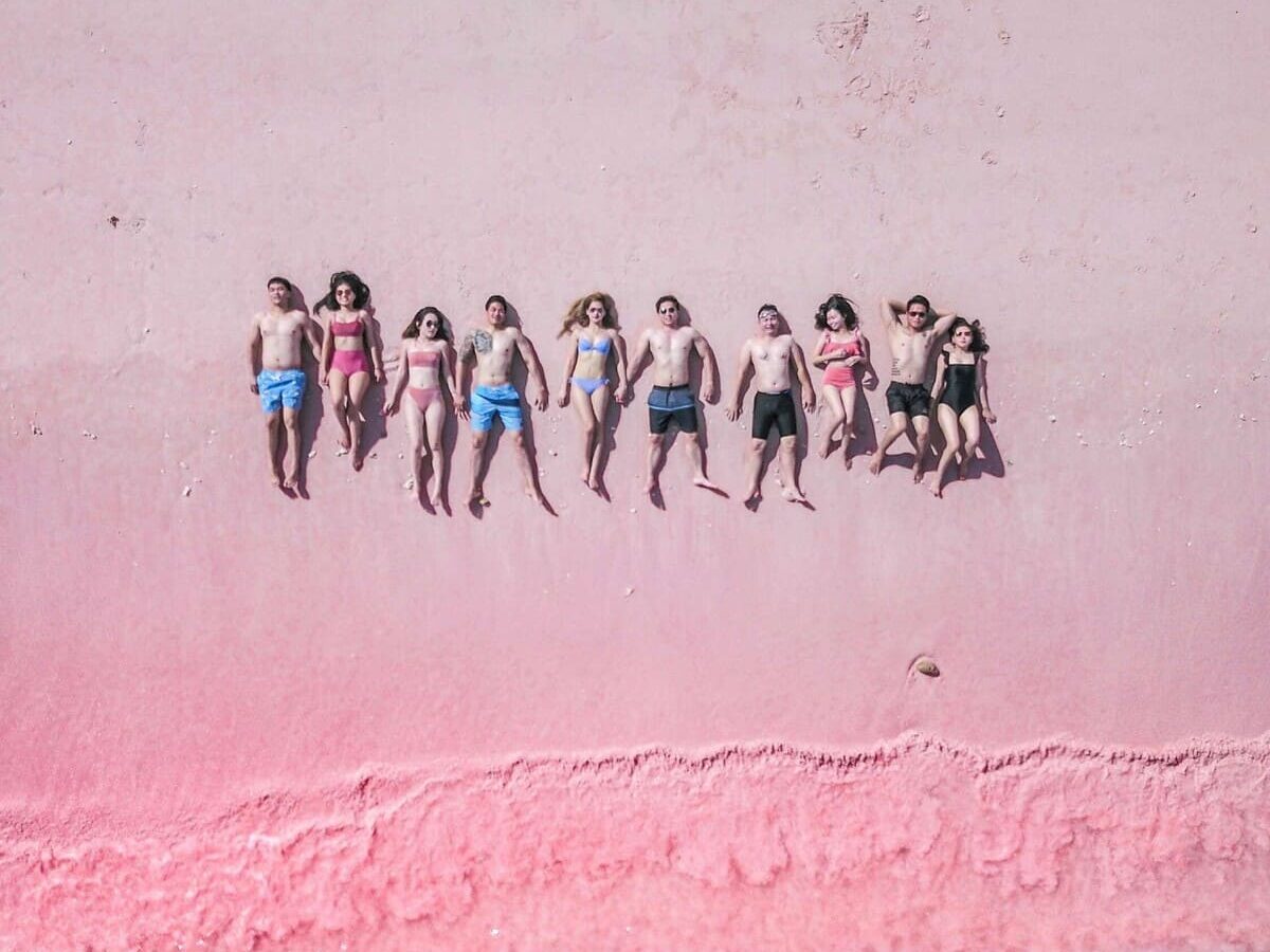 Pink Beach in Labuan Bajo - Komodo Luxury