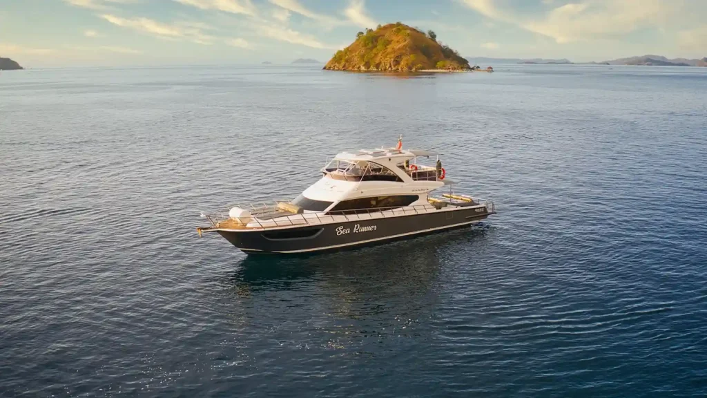 Sea Runner Speedboat Charter by Komodo Luxury