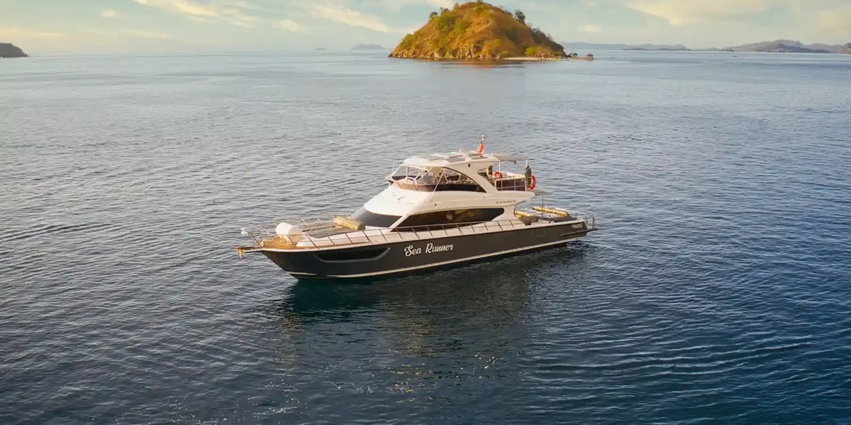 Sea Runner Speedboat Charter by Komodo Luxury