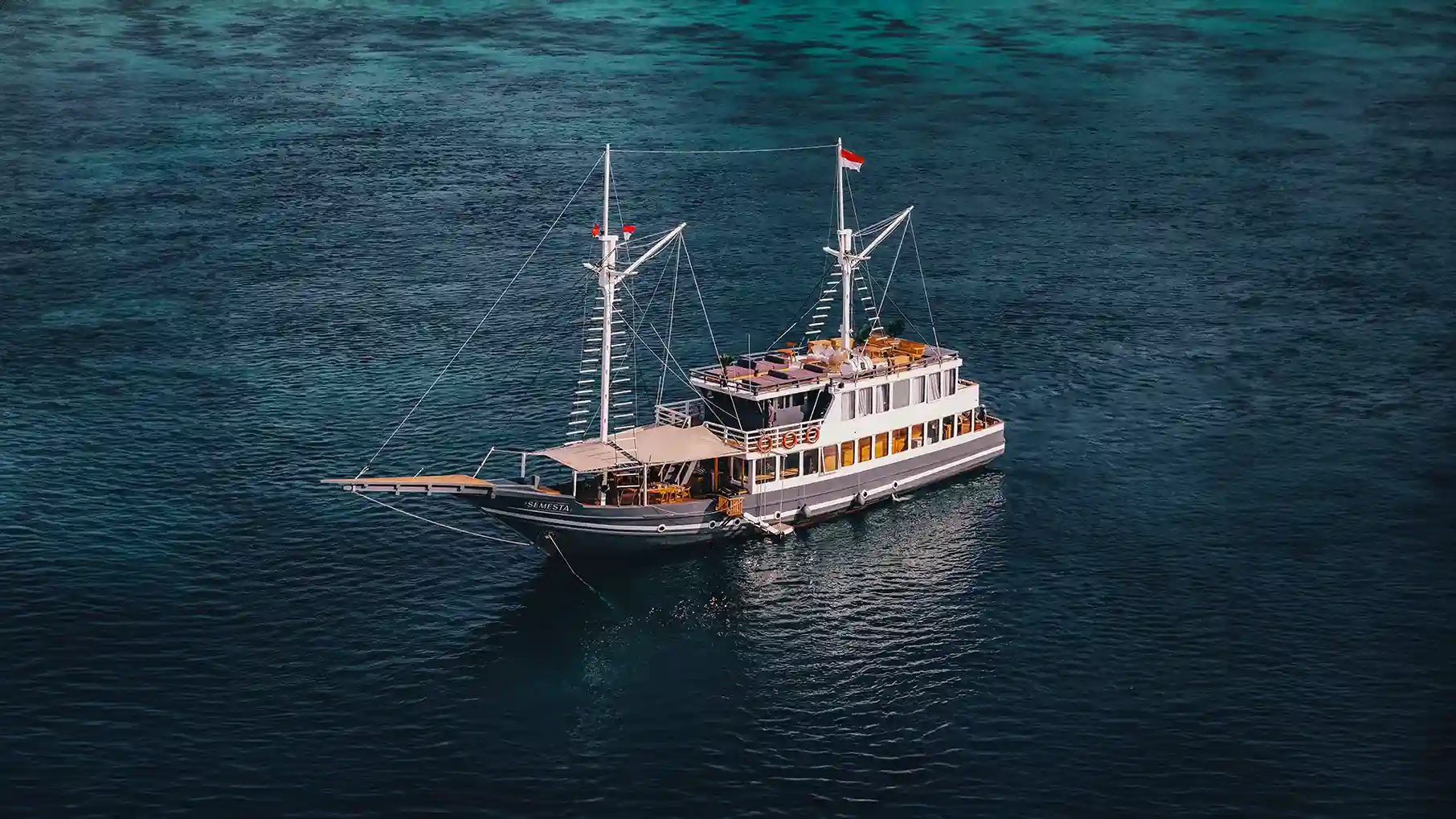 Semesta Voyages Phinisi Cruise | Komodo National Park | Komodo Luxury