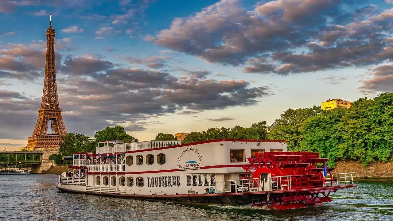 Seine River Cruise (source: unsplash)