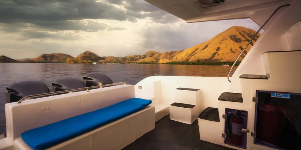 Stern Relax Area 1 D2 Speedboat - Komodo Luxury
