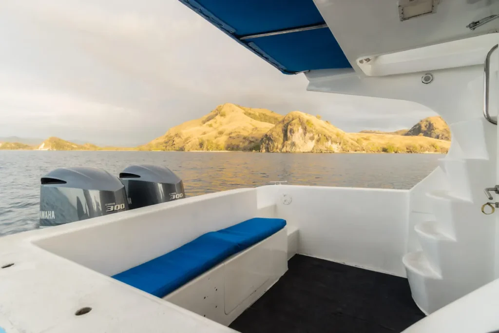 Stern Relax Area D1 Speedboat - Komodo Luxury