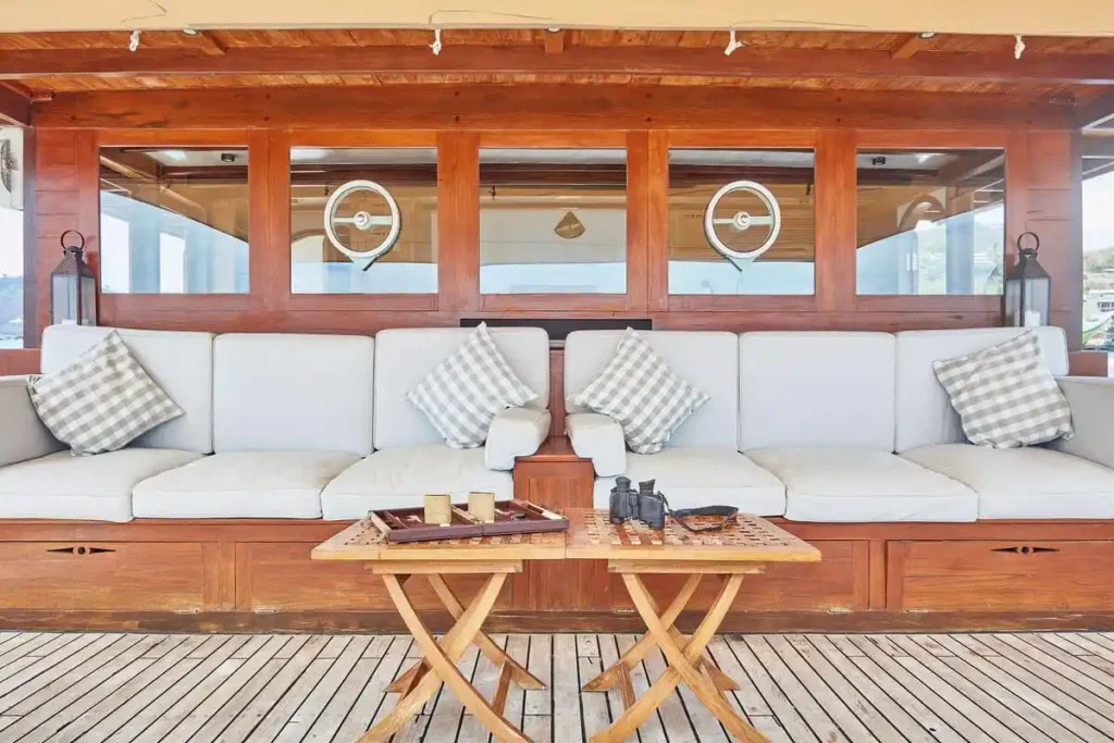 Upper Deck Lounge in Mischief - Komodo Luxury