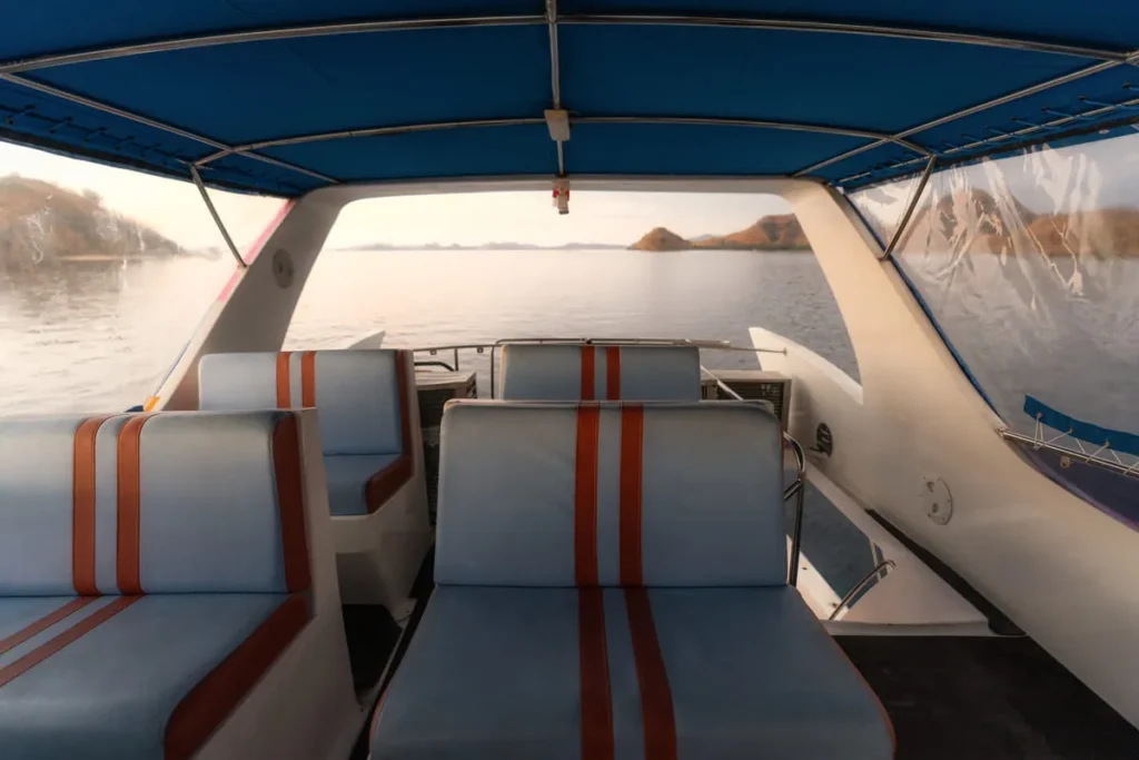Upper Passanger Seat d2 Speedboat - Komodo Luxury