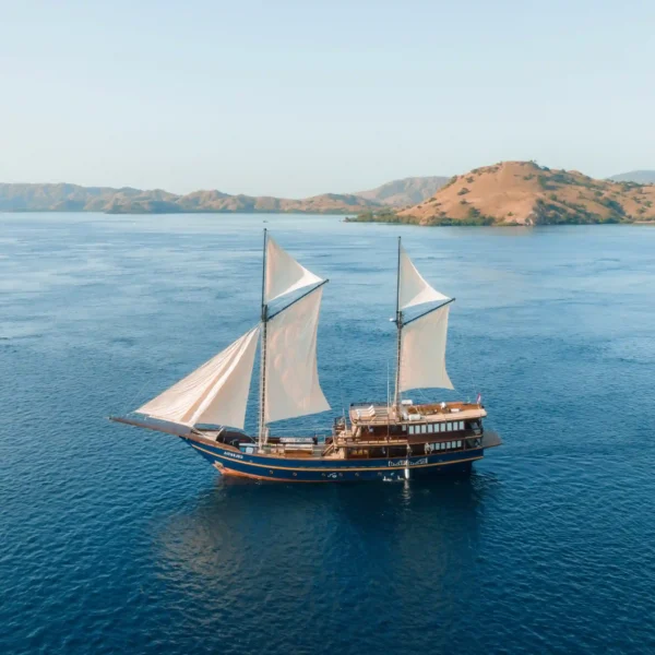 Celestia Yacht Cruise Phinisi Charter by Komodo Luxury