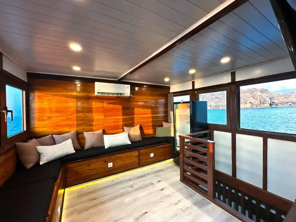 Delilah Yacht Cruise Phinisi - KomodoLuxury