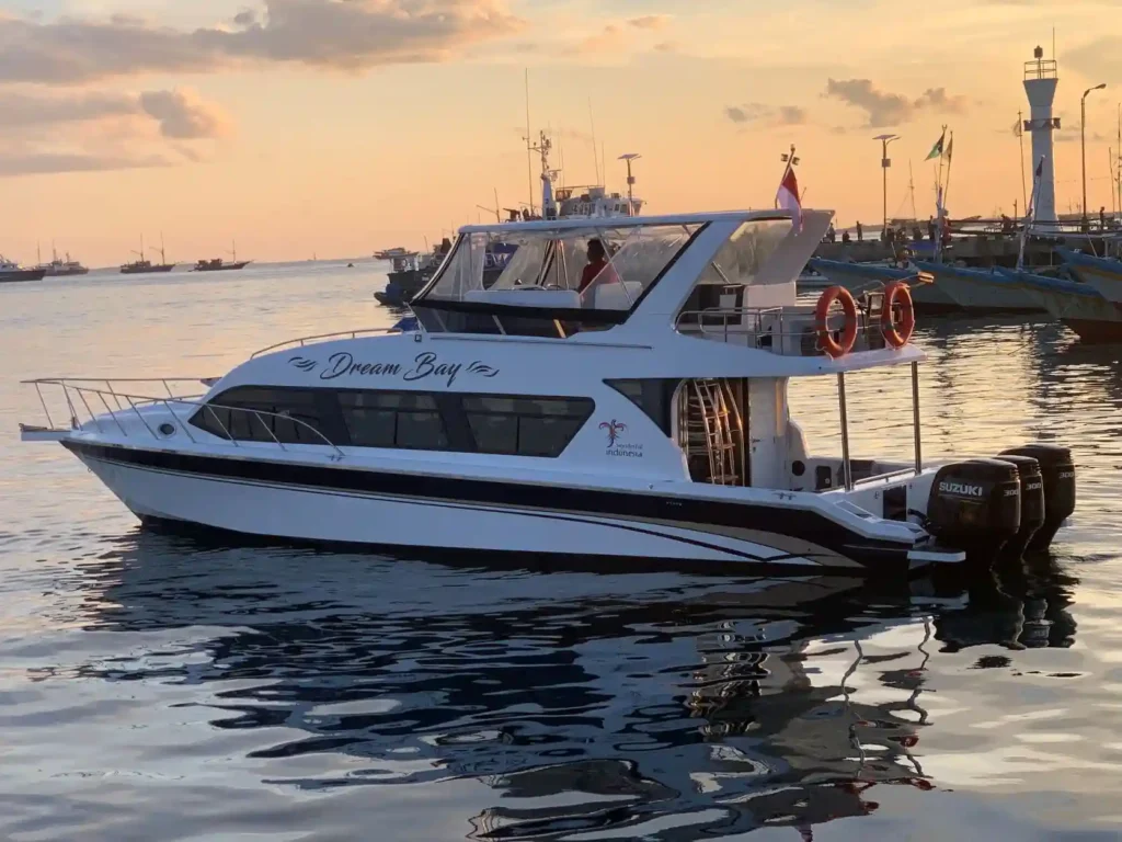 Speedboat to Travelling in Raja Ampat by Komodo Luxury