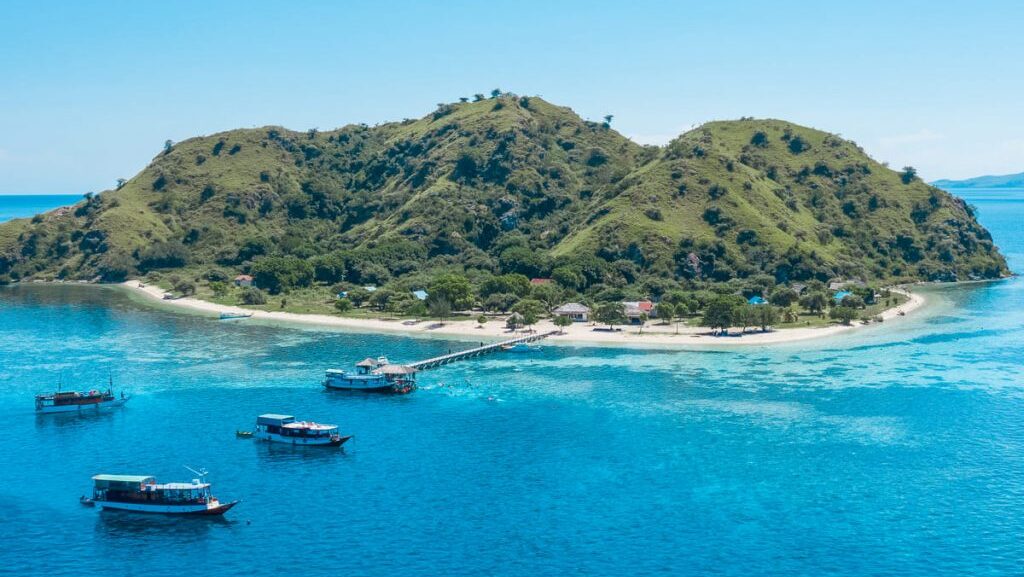 Kanawa Island - Komodo National Park