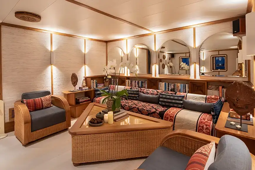 Main Deck Library in Kudanil Explorer Cruise Yacht - Komodo Luxury