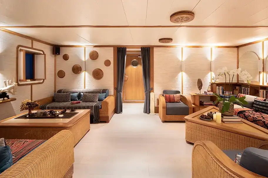 Library in Kudanil Explorer Cruise Yacht - Komodo Luxury