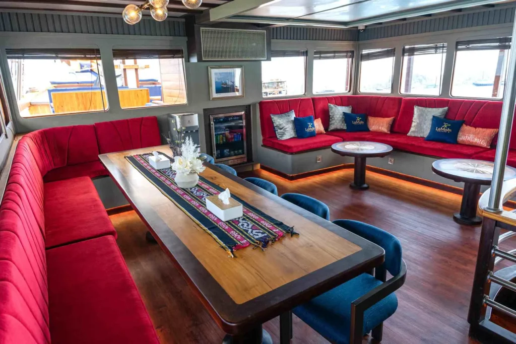 Indoor Dining Area in Lamain 2 Voyage - Komodo Luxury