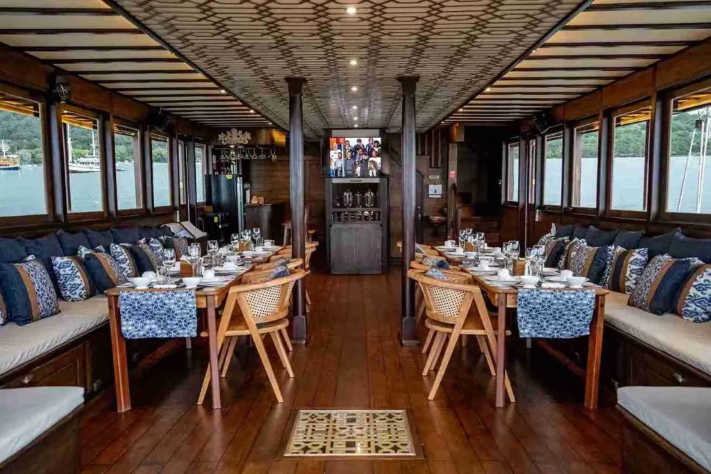 Nusa Kembara Indoor Dining Area - Komodo Luxury