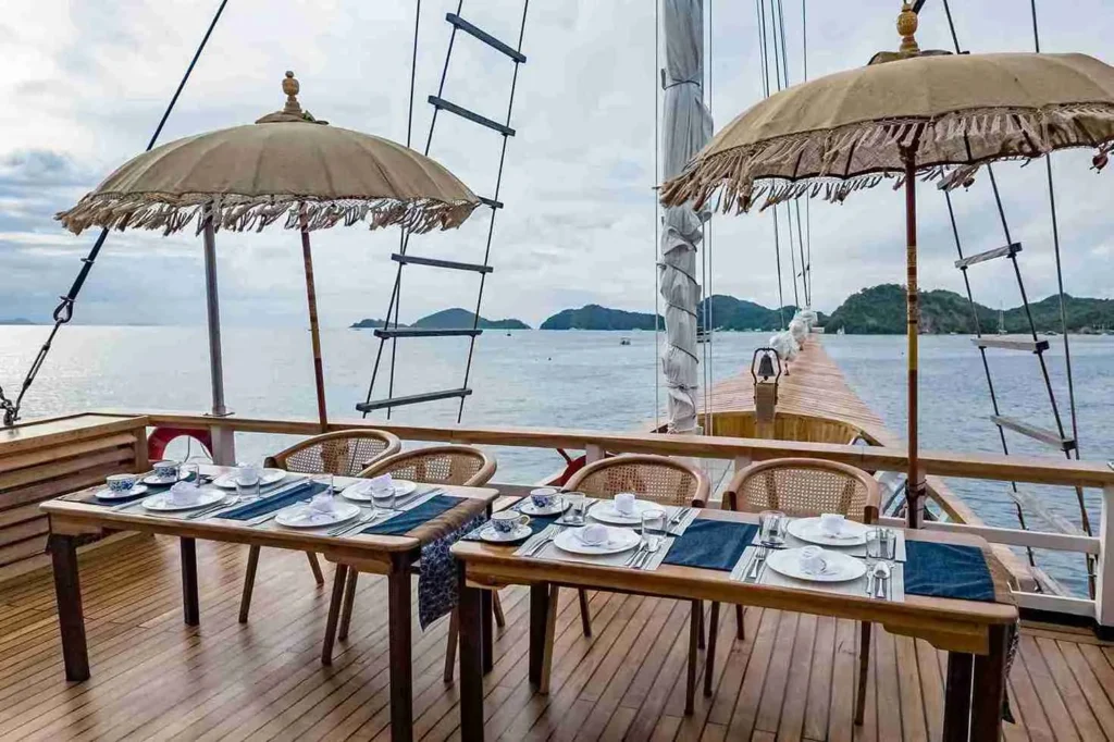 Nusa Kembara Outdoor Dining Area - Komodo Luxury