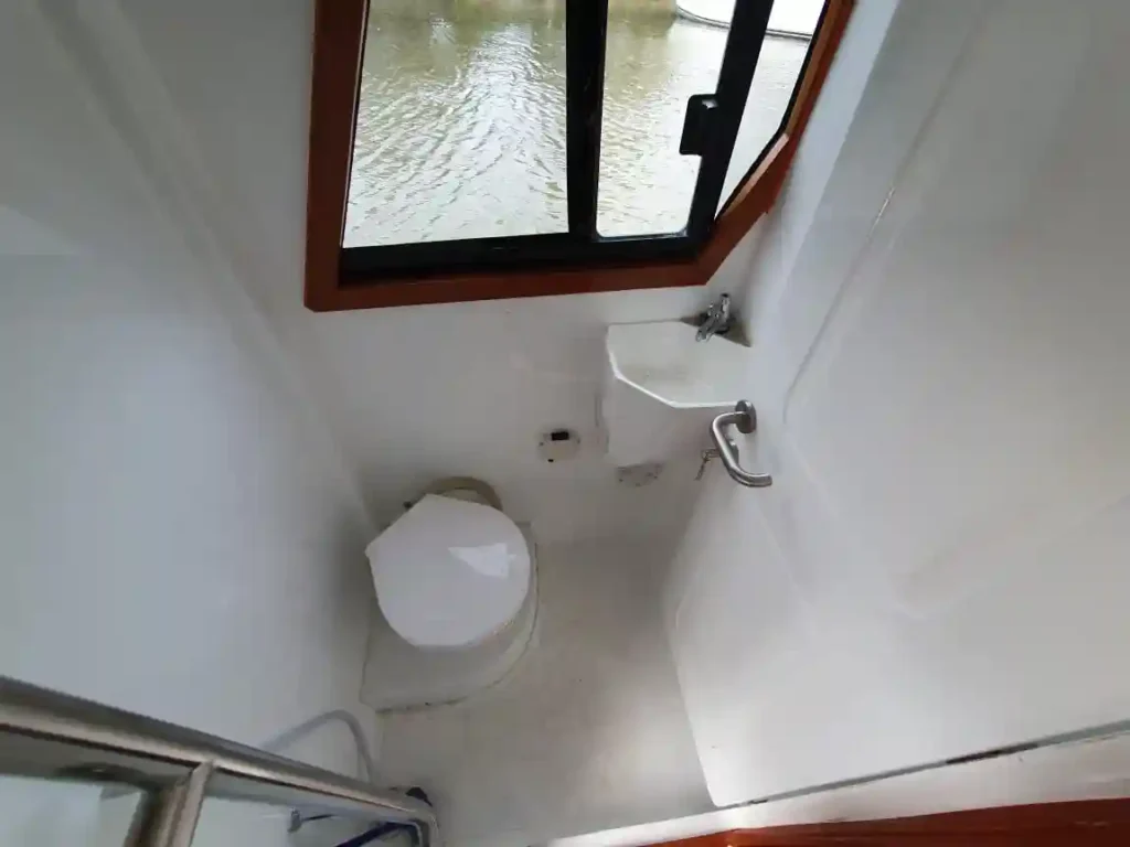 The Pesona Speedboat Toilet - Komodo Luxury