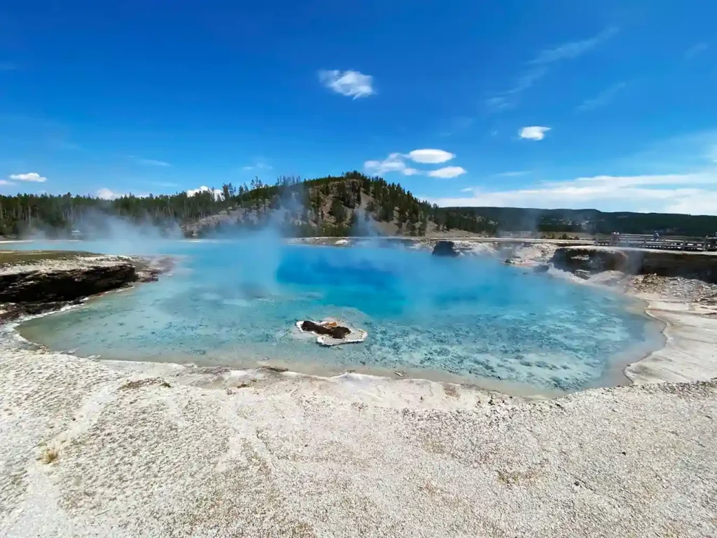 Yellowstone National Park (source: Unsplash)