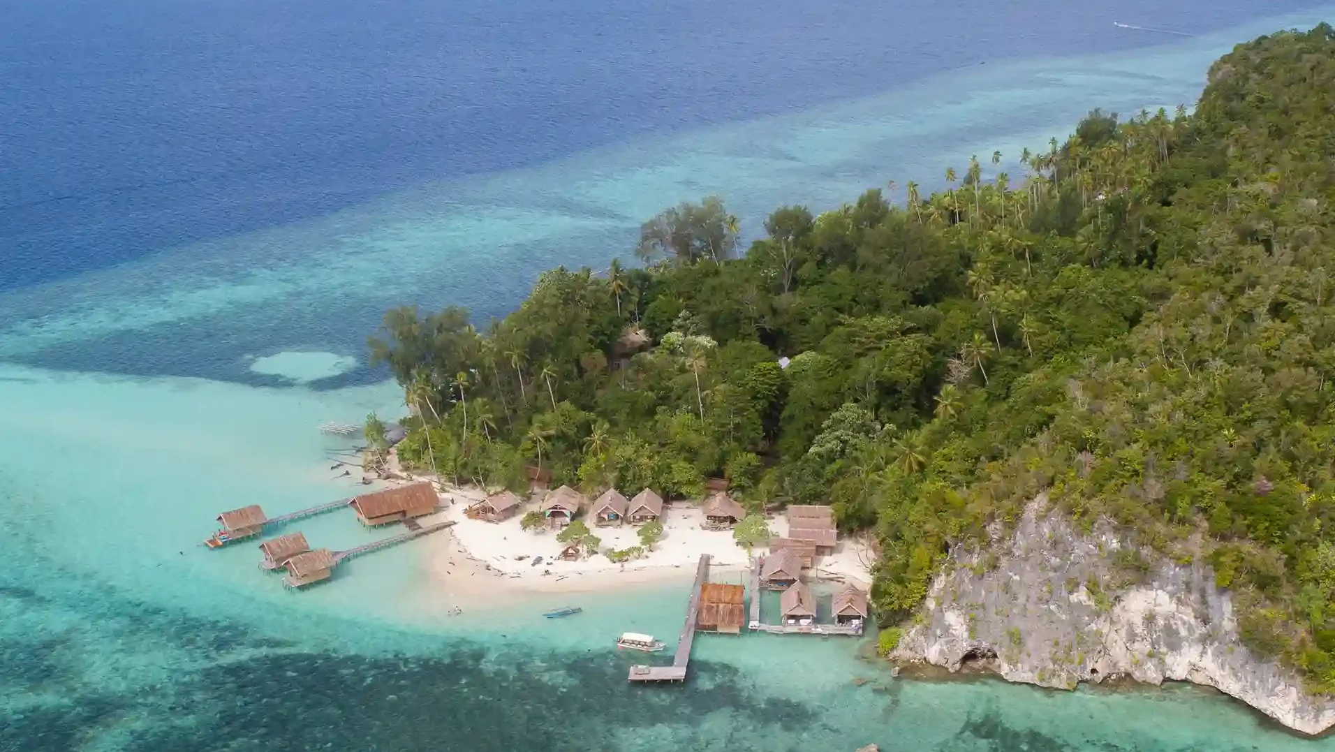 Mansuar Island Raja Ampat - KomodoLuxury