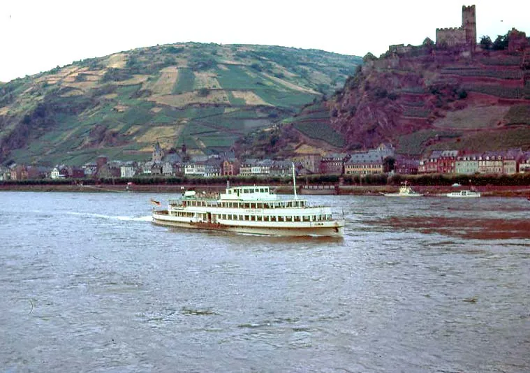 rhine river cruise vs komodo boat trip (source: flickr)