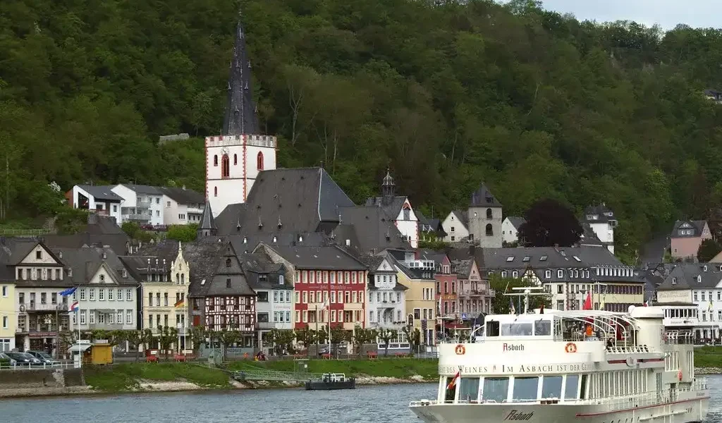 Rhine River Cruise (source: flickr)