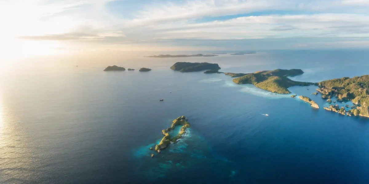 Explore Rufas Island: Discover the Crystal Lagoon Amidst Blue Oceans in Raja Ampat