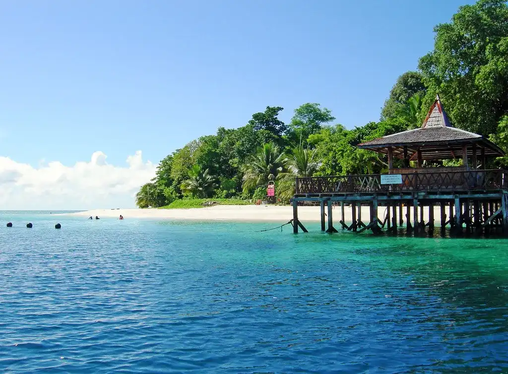 Sipadan Island, Malaysia (source: flickr)