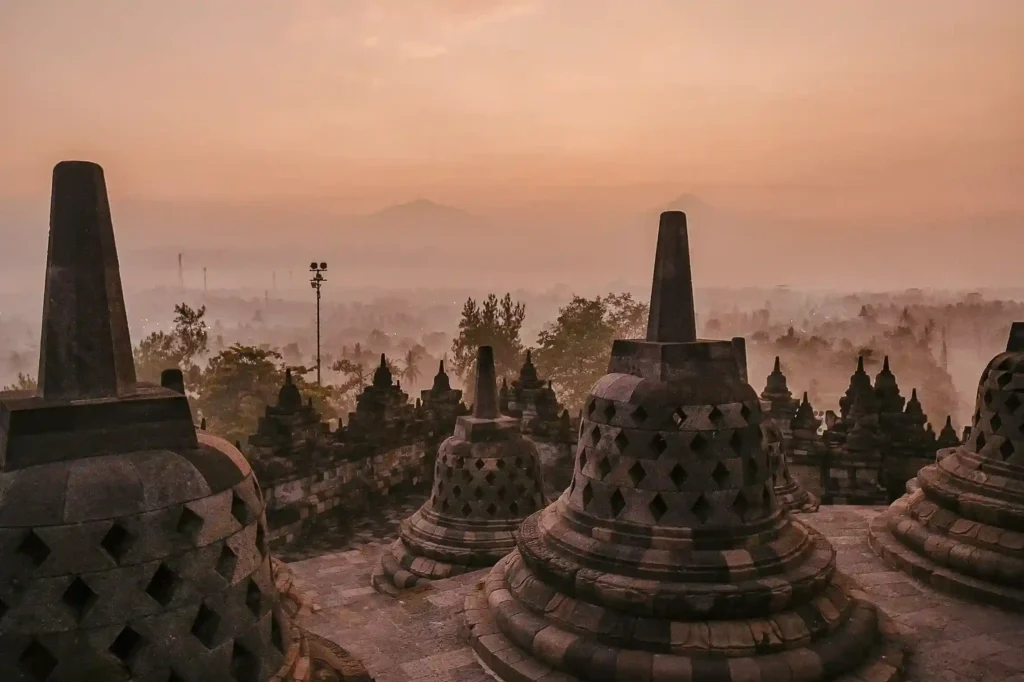 Borobudur Temple (source: unsplash.com/steffen_bertram)