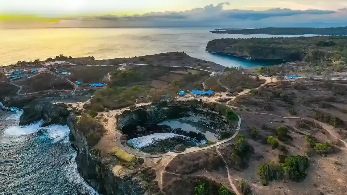 Broken Beach, Nusa Penida - Komodo Luxury