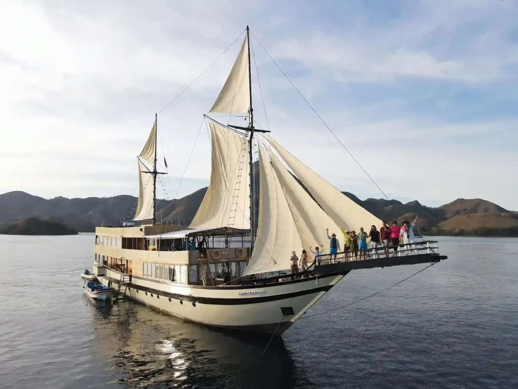 Lamborajo 3 Yacht Cruise Phinisi Charter by Komodo Luxury