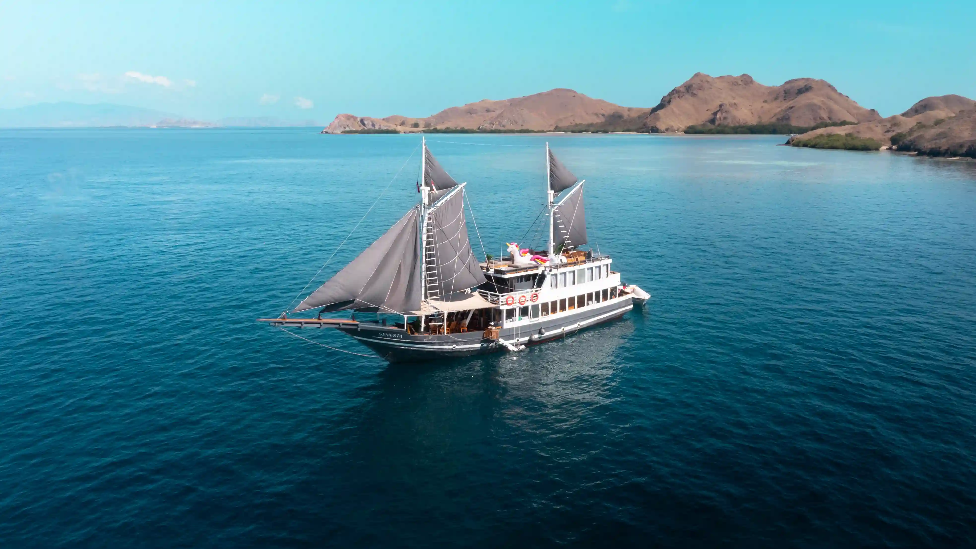 Semesta Voyages Phinisi Cruise | Komodo National Park | Komodo Luxury