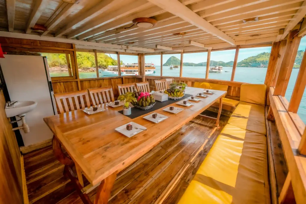 Indoor Dining Area on NK Jaya 1 Phinisi | Komodo National Park | Komodo Luxury