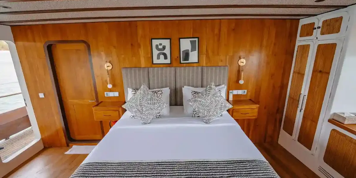 Cabin 2 | Rascal Voyages Yacht Phinisi | Komodo Luxury