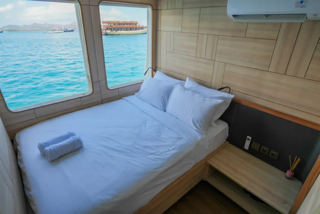 Lamalera Room | Mosalaki Yacht Cruise Phinisi | Komodo Luxury