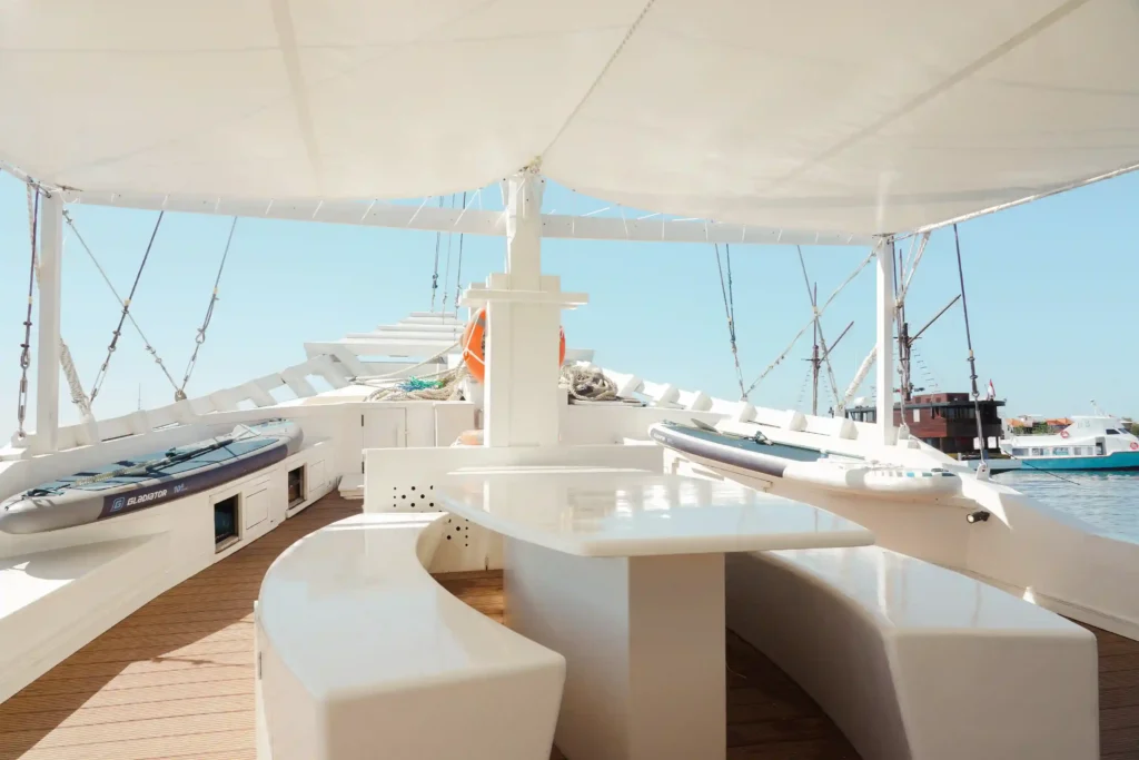 Outdoor Dining Area | Mosalaki Yacht Cruise Phinisi | Komodo Luxury