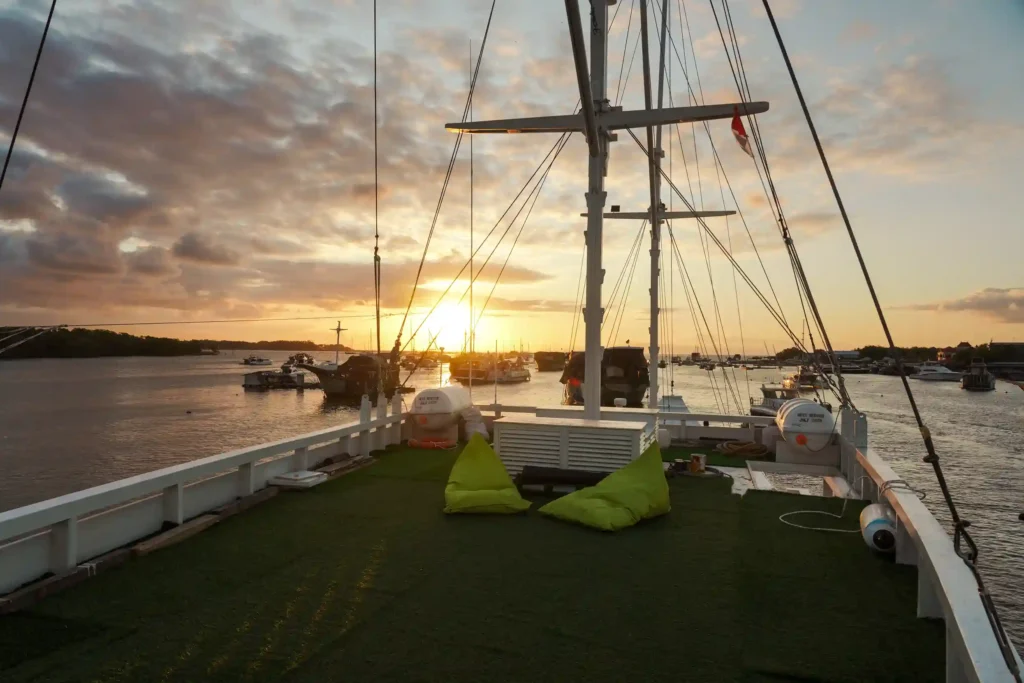 Sun Deck Area | Mosalaki Yacht Cruise Phinisi | Komodo Luxury