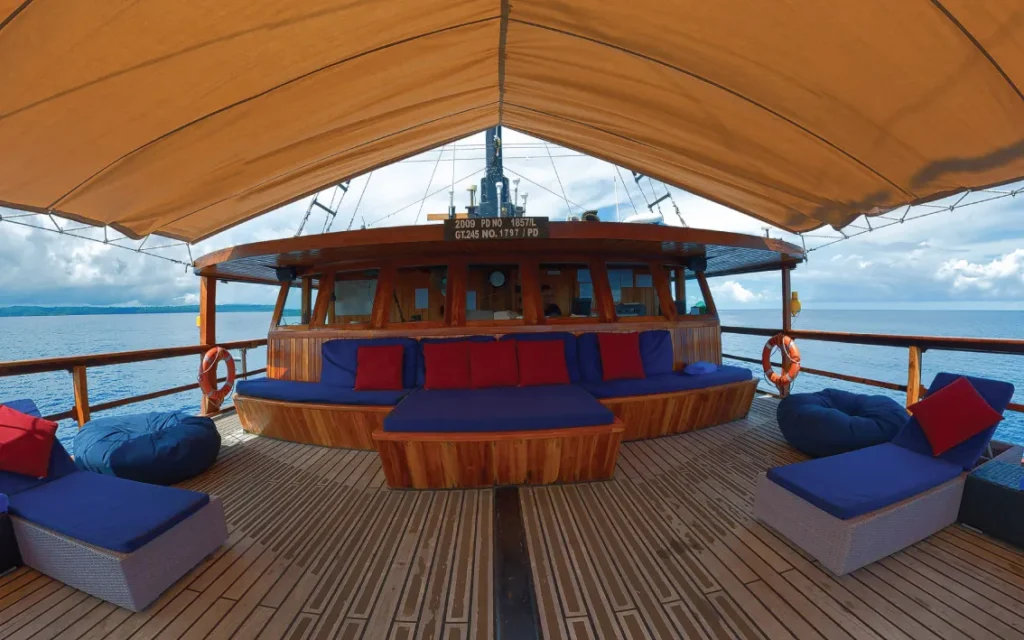 Damai 1 Liveaboard by KomodoLuxury