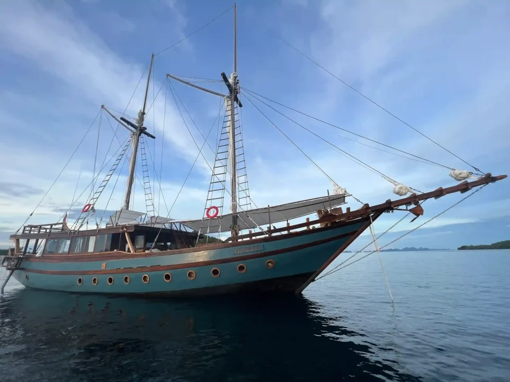 Dewata Liveaboard by Komodo Luxury